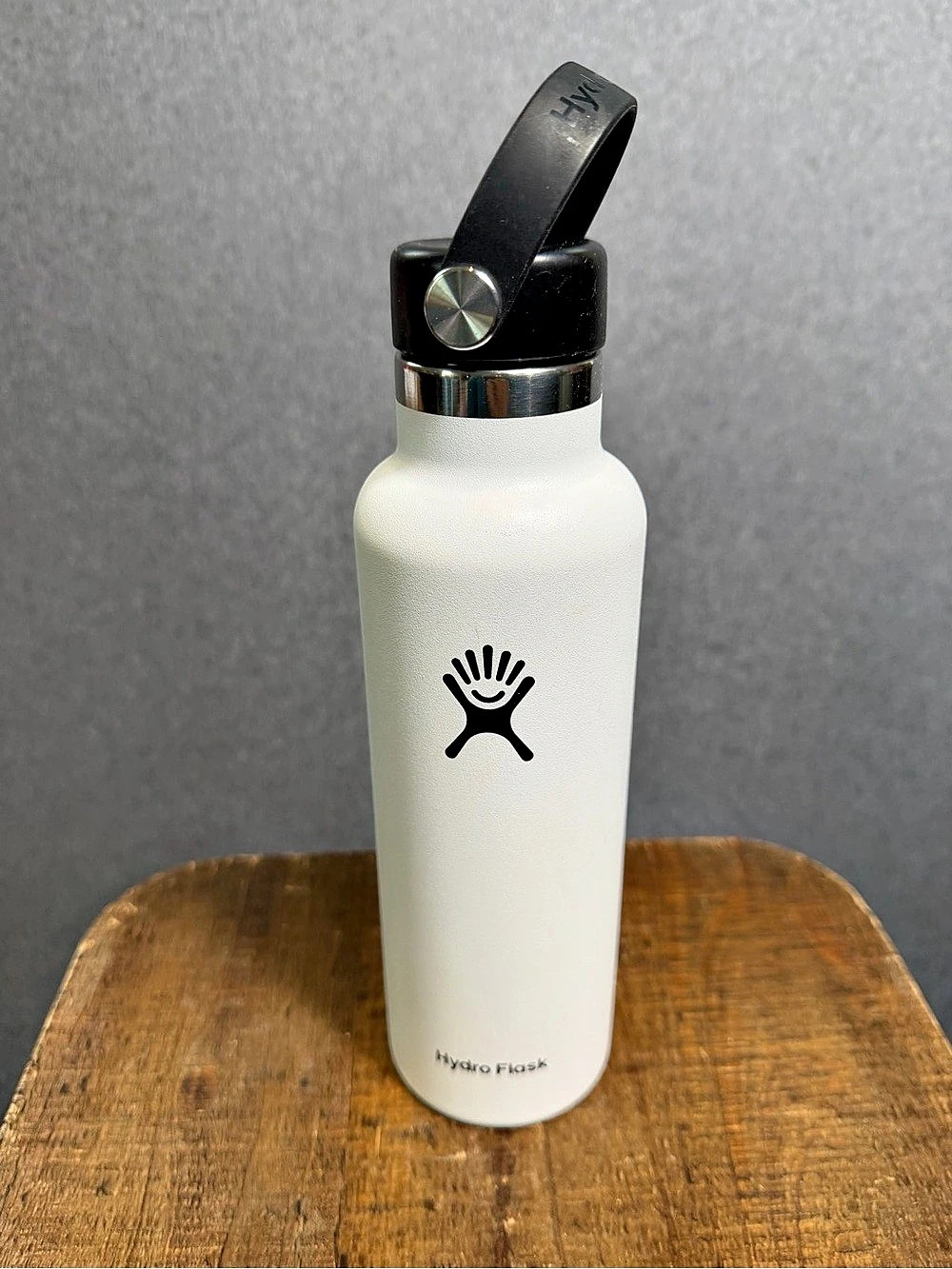Hydro Flask Standard Mouth 21 oz White Insulated Water Bottle